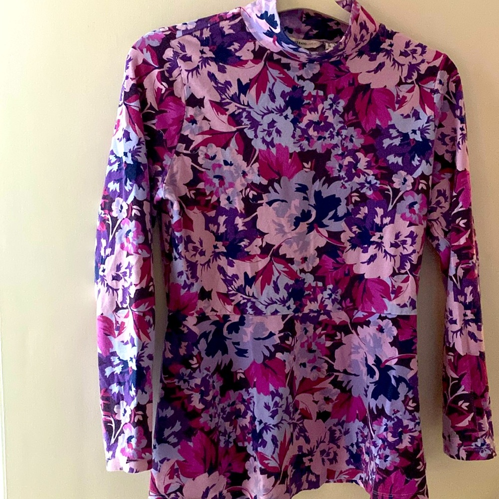 Issac Mizrahi tunic T-shirt top with modified peplum.  XS